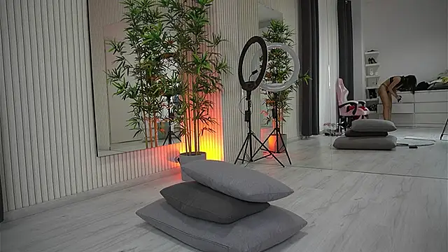 Snapshot of EmmaBlanco chatting on October 9, 7:45 pm EmmaBlanco online show from October 9, 7:45 pm