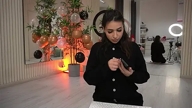 Snapshot of EmmaBlanco chatting on November 14, 8:18 pm EmmaBlanco online show from November 14, 8:18 pm