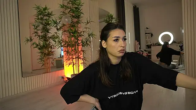 Snapshot of EmmaBlanco chatting on December 4, 8:06 pm EmmaBlanco online show from December 4, 8:06 pm