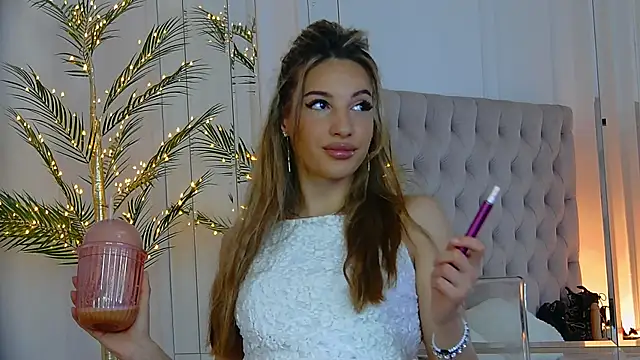 KimmDaviss online show from June 11, 2:59 pm
