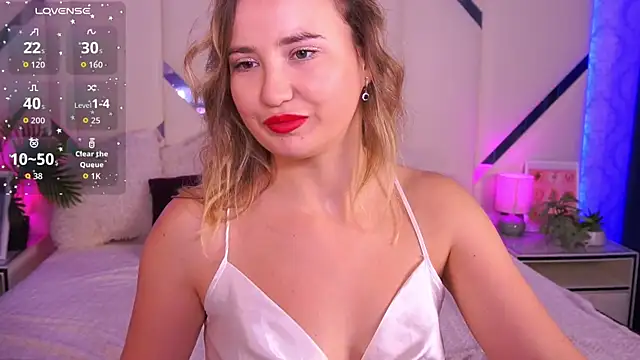 Snapshot of SofieBloom chatting on October 9, 7:34 pm SofieBloom online show from October 9, 7:34 pm