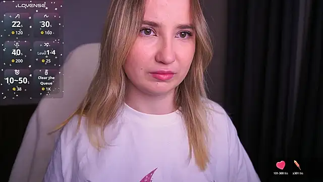 Snapshot of SofieBloom chatting on October 22, 8:19 pm SofieBloom online show from October 22, 8:19 pm