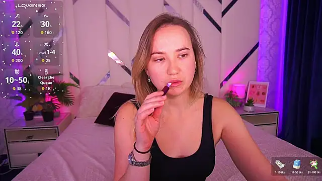 Snapshot of SofieBloom chatting on November 6, 11:48 pm SofieBloom online show from November 6, 11:48 pm