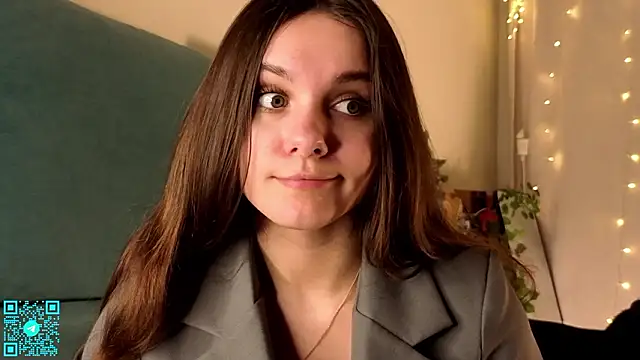 Snapshot of chloemilka chatting on March 5, 6:15 pm chloemilka online show from March 5, 6:15 pm