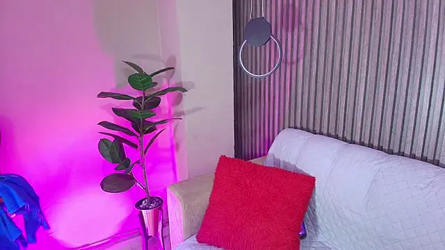 Snapshot of biancaa_18 chatting on September 17, 7:15 pm biancaa 18 online show from September 17, 7:15 pm