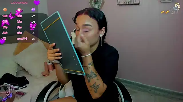 Snapshot of salome_rojas_ chatting on July 26, 4:25 pm salome rojas online show from July 26, 4:25 pm