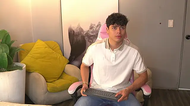 Snapshot of Ethan_occonor chatting on September 18, 1:13 pm Ethan occonor online show from September 18, 1:13 pm