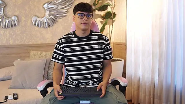 Ethan occonor online show from December 3, 12:25 pm