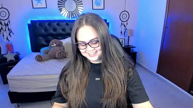 Snapshot of LolaVillalobos chatting on May 8, 12:43 pm LolaVillalobos online show from May 8, 12:43 pm