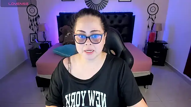 LolaVillalobos online show from June 29, 2:39 pm