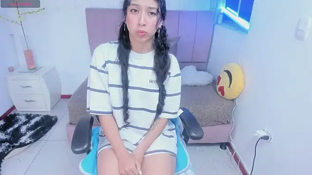 Snapshot of anna_moon11 chatting on October 3, 5:04 am anna moon11 online show from October 3, 5:04 am