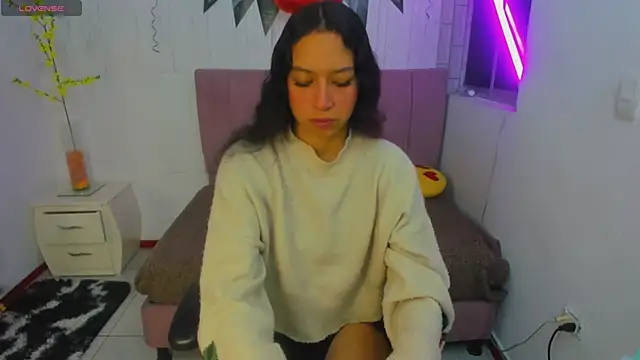 Snapshot of anna_moon11 chatting on October 17, 4:37 am anna moon11 online show from October 17, 4:37 am