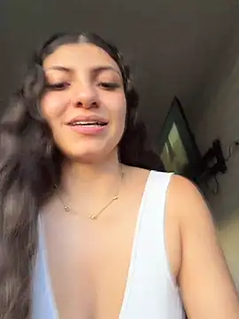 Snapshot of arieel__722 chatting on July 15, 11:10 pm arieel 722 online show from July 15, 11:10 pm