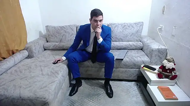 Victor Maitland online show from December 16, 3:44 am