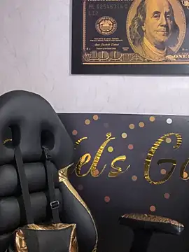 Snapshot of candy__fox_ chatting on October 3, 12:24 pm candy fox online show from October 3, 12:24 pm