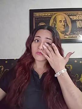 Snapshot of candy__fox_ chatting on December 5, 12:47 pm candy fox online show from December 5, 12:47 pm