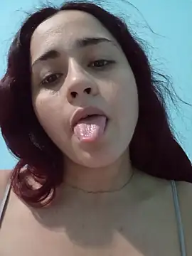 Snapshot of candy__fox_ chatting on December 13, 9:42 pm candy fox online show from December 13, 9:42 pm