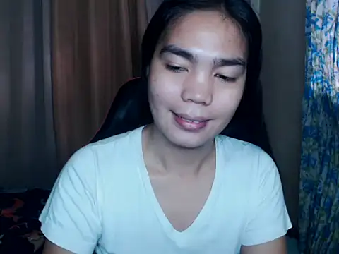 Snapshot of Simple_Martina chatting on October 3, 10:51 pm Simple Martina online show from October 3, 10:51 pm