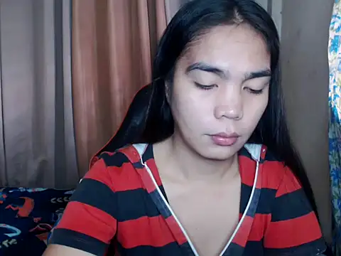 Snapshot of Simple_Martina chatting on October 6, 1:25 am Simple Martina online show from October 6, 1:25 am