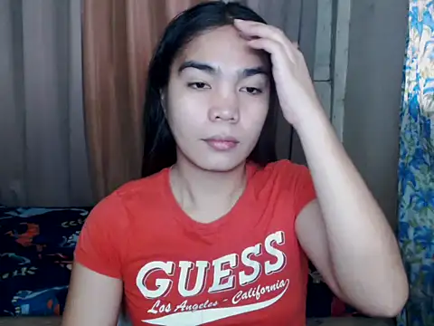 Snapshot of Simple_Martina chatting on October 29, 1:19 am Simple Martina online show from October 29, 1:19 am