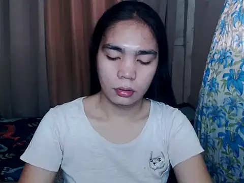 Snapshot of Simple_Martina chatting on November 4, 1:27 am Simple Martina online show from November 4, 1:27 am