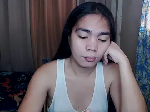 Snapshot of Simple_Martina chatting on November 12, 1:28 am Simple Martina online show from November 12, 1:28 am