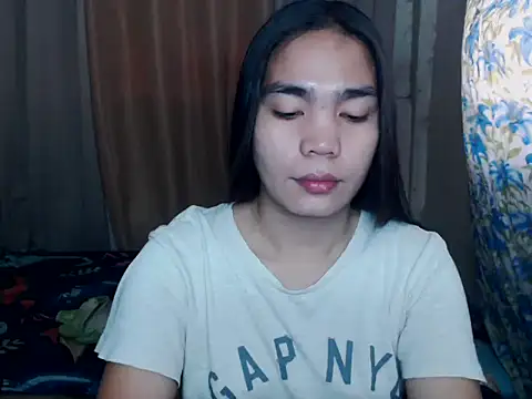 Snapshot of Simple_Martina chatting on November 25, 2:22 am Simple Martina online show from November 25, 2:22 am