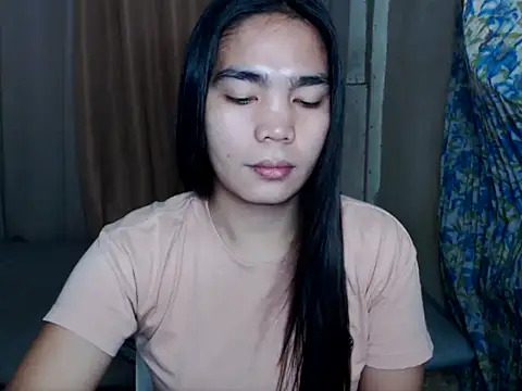 Snapshot of Simple_Martina chatting on December 16, 1:21 am Simple Martina online show from December 16, 1:21 am