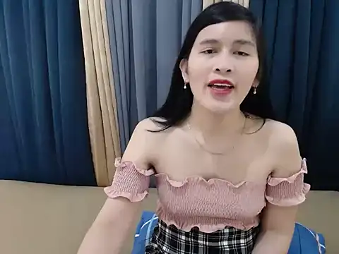 Snapshot of pinay_amaliax chatting on November 10, 11:42 am pinay amaliax online show from November 10, 11:42 am
