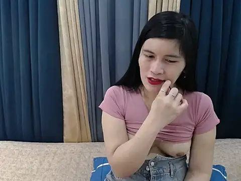 Snapshot of pinay_amaliax chatting on November 12, 8:59 am pinay amaliax online show from November 12, 8:59 am