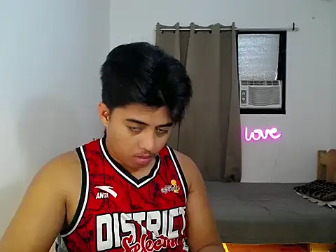 Hugecock2hundle intown online show from November 29, 2:53 pm