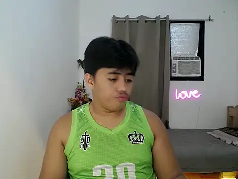 Hugecock2hundle intown online show from December 16, 12:10 pm