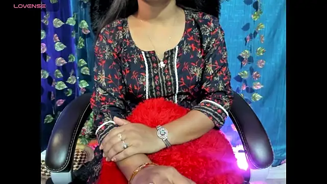 Snapshot of Forever_Love2025 chatting on November 4, 6:56 am Forever Love2025 online show from November 4, 6:56 am