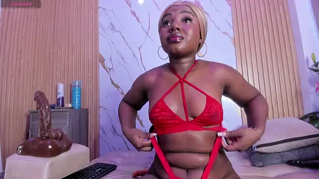 Snapshot of Eva_Johnss chatting on November 22, 12:37 pm Eva Johnss online show from November 22, 12:37 pm