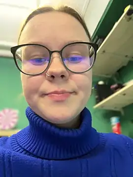  CherryBloom  online show from September 25, 8:45 pm