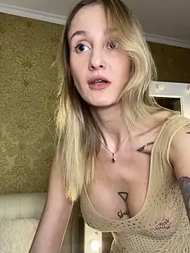 RosieBlossom online show from October 15, 7:25 pm