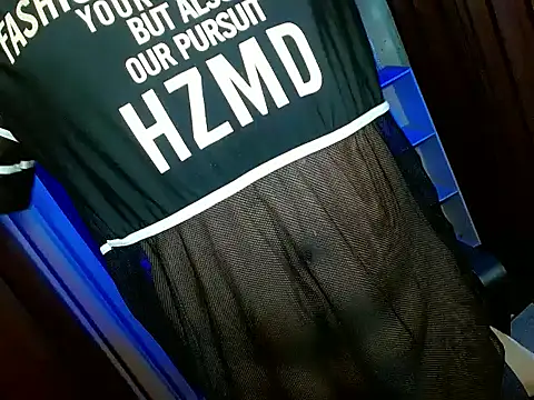 Snapshot of bigfattycocksonya27 chatting on February 25, 10:03 am bigfattycocksonya27 online show from February 25, 10:03 am