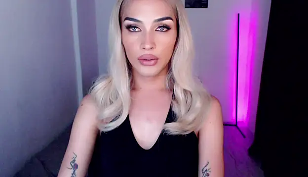 Alicegreenexx online show from April 7, 6:52 pm