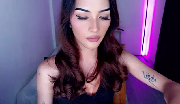 Alicegreenexx online show from April 27, 4:32 am