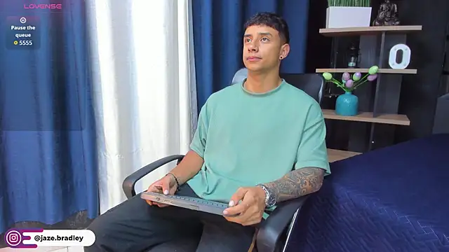 jaze bradley online show from October 30, 11:33 am