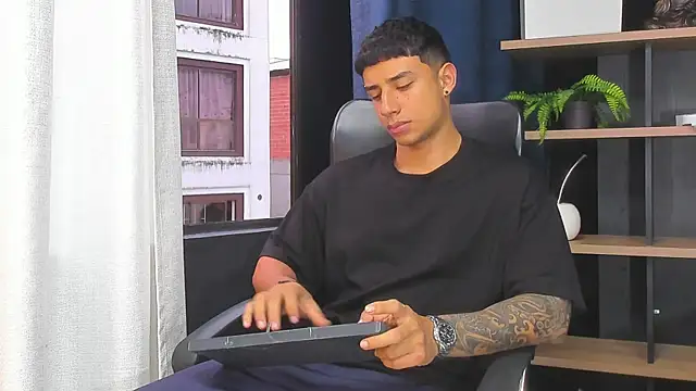 jaze bradley online show from December 18, 11:16 am