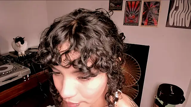 Snapshot of Nati____ chatting on February 13, 2:35 pm Nati online show from February 13, 2:35 pm