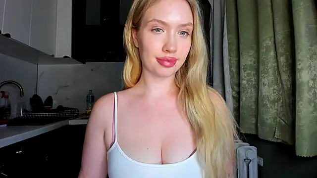 Snapshot of NicoleRiccii chatting on October 5, 8:07 pm NicoleRiccii online show from October 5, 8:07 pm