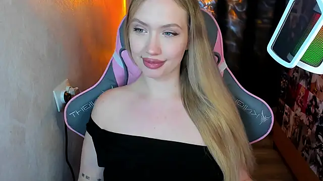 Snapshot of NicoleRiccii chatting on November 4, 2:38 pm NicoleRiccii online show from November 4, 2:38 pm