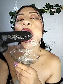 lunna 07 online show from March 10, 2:11 pm