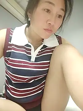 babychill09 online show from October 10, 4:28 pm