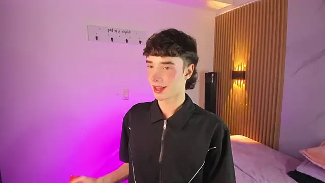 Snapshot of austin_rouse chatting on February 13, 8:38 pm austin rouse online show from February 13, 8:38 pm