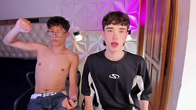 Snapshot of austin_rouse chatting on February 19, 8:16 pm austin rouse online show from February 19, 8:16 pm