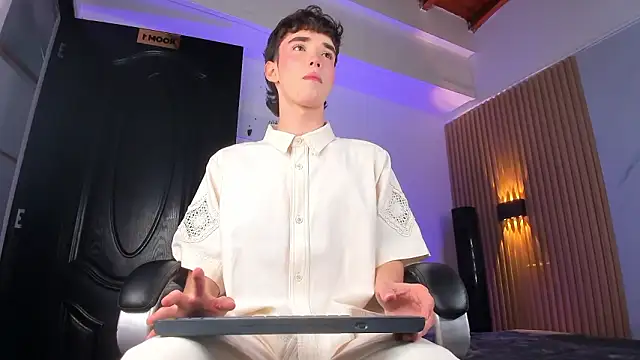 Snapshot of austin_rouse chatting on March 8, 7:50 pm austin rouse online show from March 8, 7:50 pm