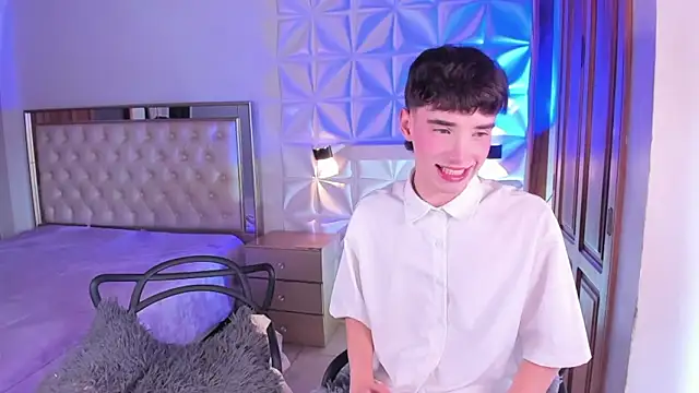 Snapshot of austin_rouse chatting on March 17, 7:06 pm austin rouse online show from March 17, 7:06 pm